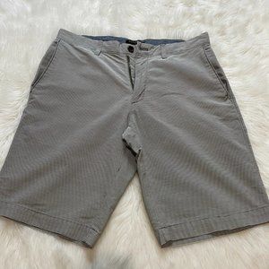 Banana Republic Factory Men's Grey & white horizontal pinstripe shorts 31